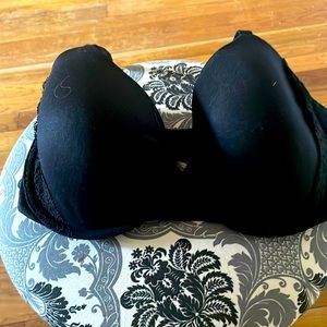 32DDD REVEAL LINGERIE Bra . Light padded , very soft . Black